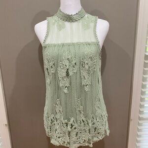 Xhilaration Green Sleeveless Pleated Blouse with Mandarin Collar